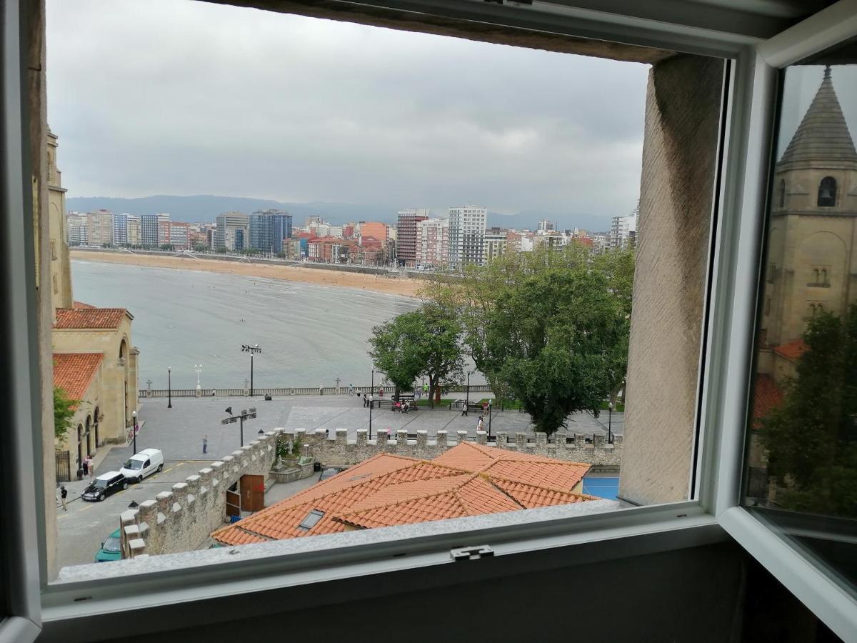 Atico En Cimadevilla Mirando Al Mar Gijon Luaran gambar
